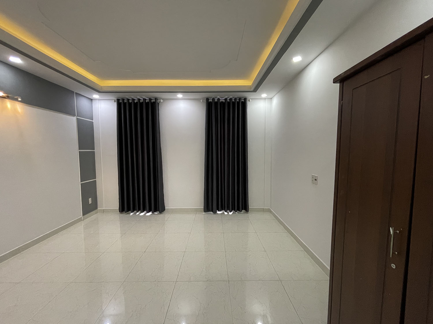 Bán nhà Hoàng Hoa Thám, Quận Bình Thạnh tuyệt phẩm 3 lầu (4,5m x 12m) đẹp lung linh hẻm ôtô khu VIP